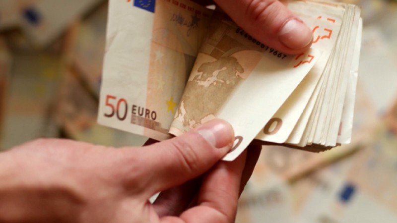 Eπίδομα 1.000 ευρώ σε 4.000 εργαζομένους του ΕΚΑΒ