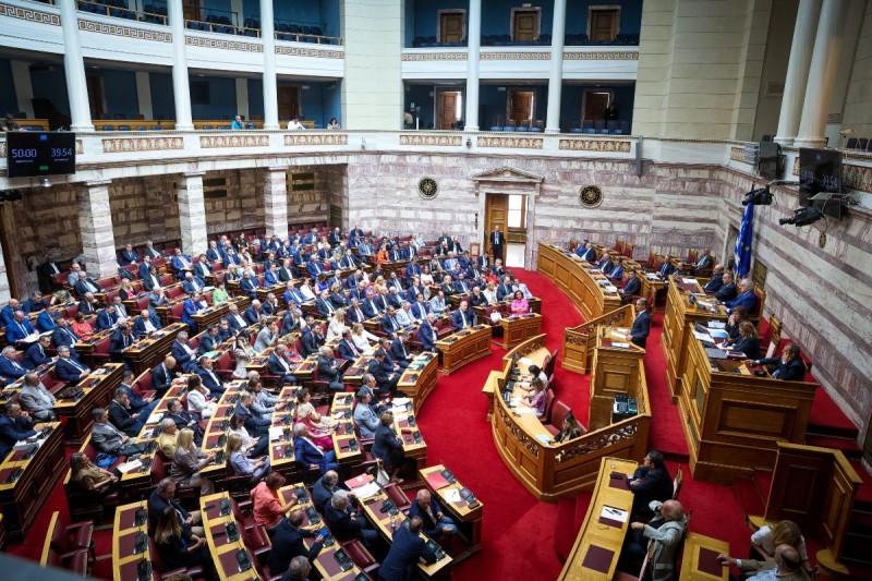 Συζήτηση προ ημερησίας διάταξης στη Βουλή